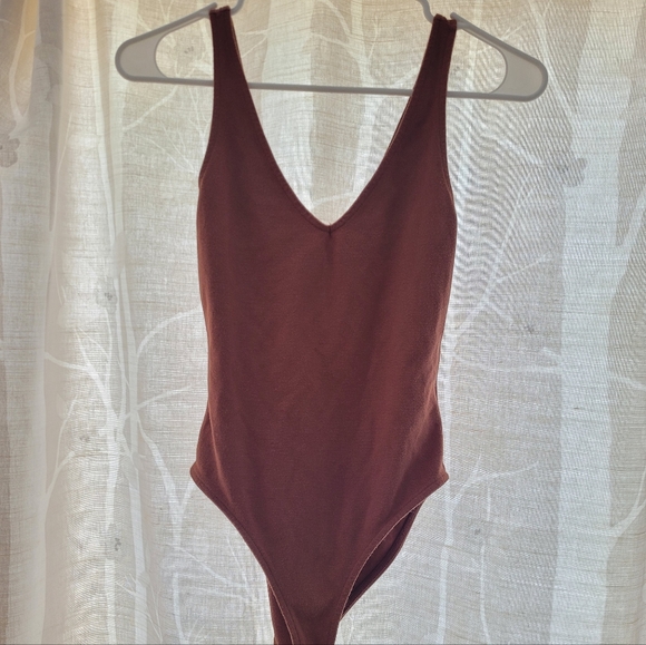 2 bodysuit tops - Picture 2 of 6